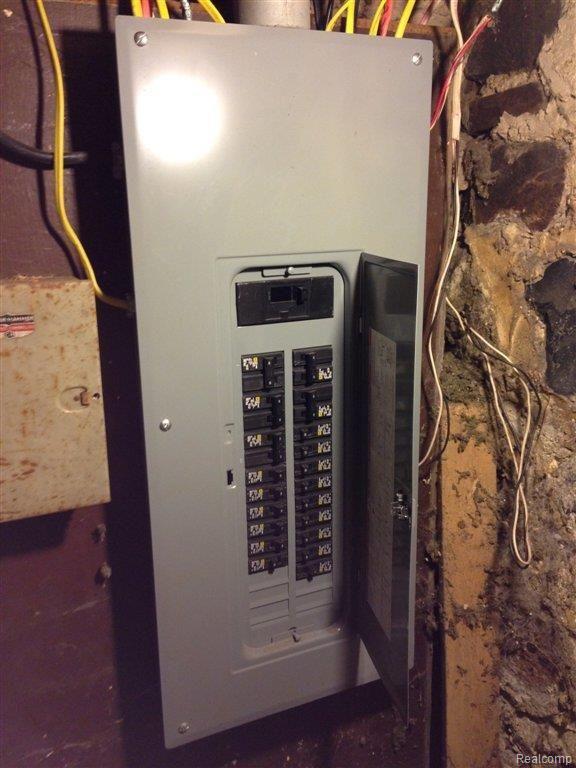 5217 Faussett Road Howell, MI 48855 - Photo 25 of 25 New 200 Amp Service