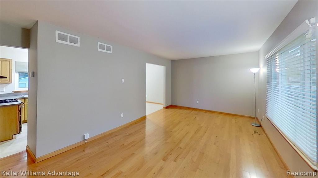 202 Linhart Street Novi, MI 48377 - Photo 2 of 20