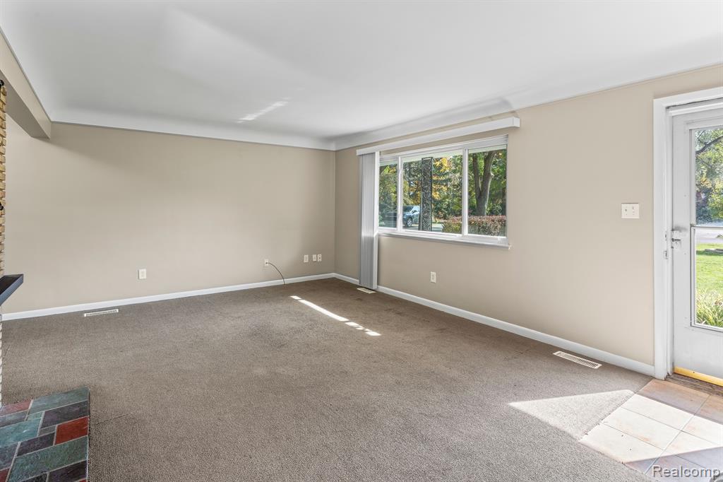 1932 Devonshire Road Bloomfield Hills, MI 48302 - Photo 5 of 35