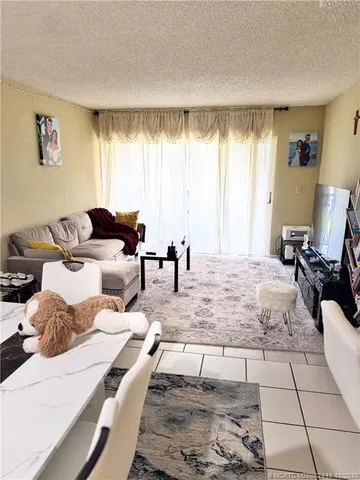 $1,750 | 1537 Southeast Royal Green Circle, Unit 206, Port St. Lucie, FL 34952