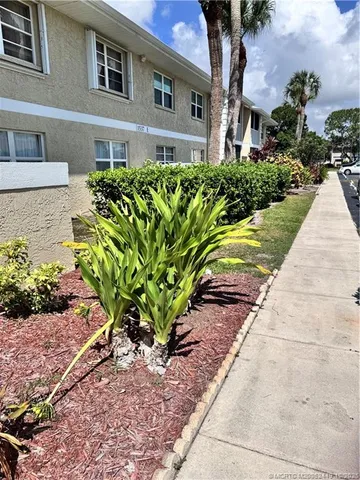 $1,750 | 1537 Southeast Royal Green Circle, Unit 206, Port St. Lucie, FL 34952