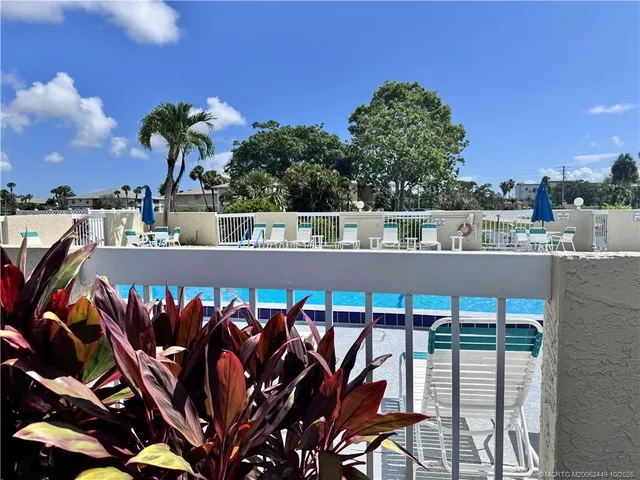 $1,750 | 1537 Southeast Royal Green Circle, Unit 206, Port St. Lucie, FL 34952