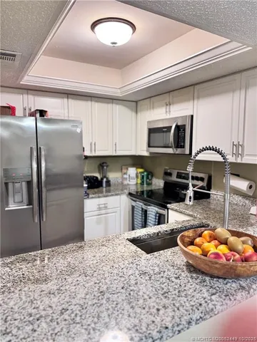 $1,750 | 1537 Southeast Royal Green Circle, Unit 206, Port St. Lucie, FL 34952