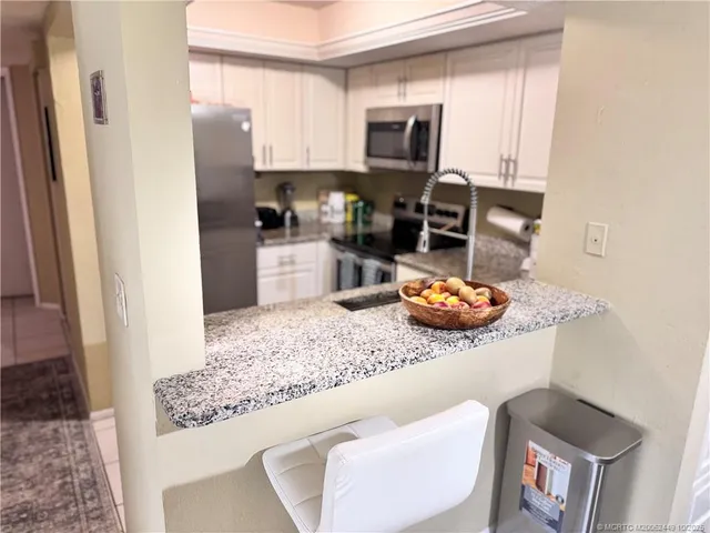 $1,750 | 1537 Southeast Royal Green Circle, Unit 206, Port St. Lucie, FL 34952