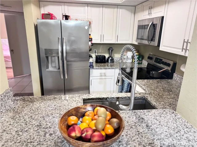 $1,750 | 1537 Southeast Royal Green Circle, Unit 206, Port St. Lucie, FL 34952