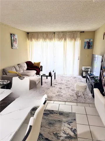$1,750 | 1537 Southeast Royal Green Circle, Unit 206, Port St. Lucie, FL 34952