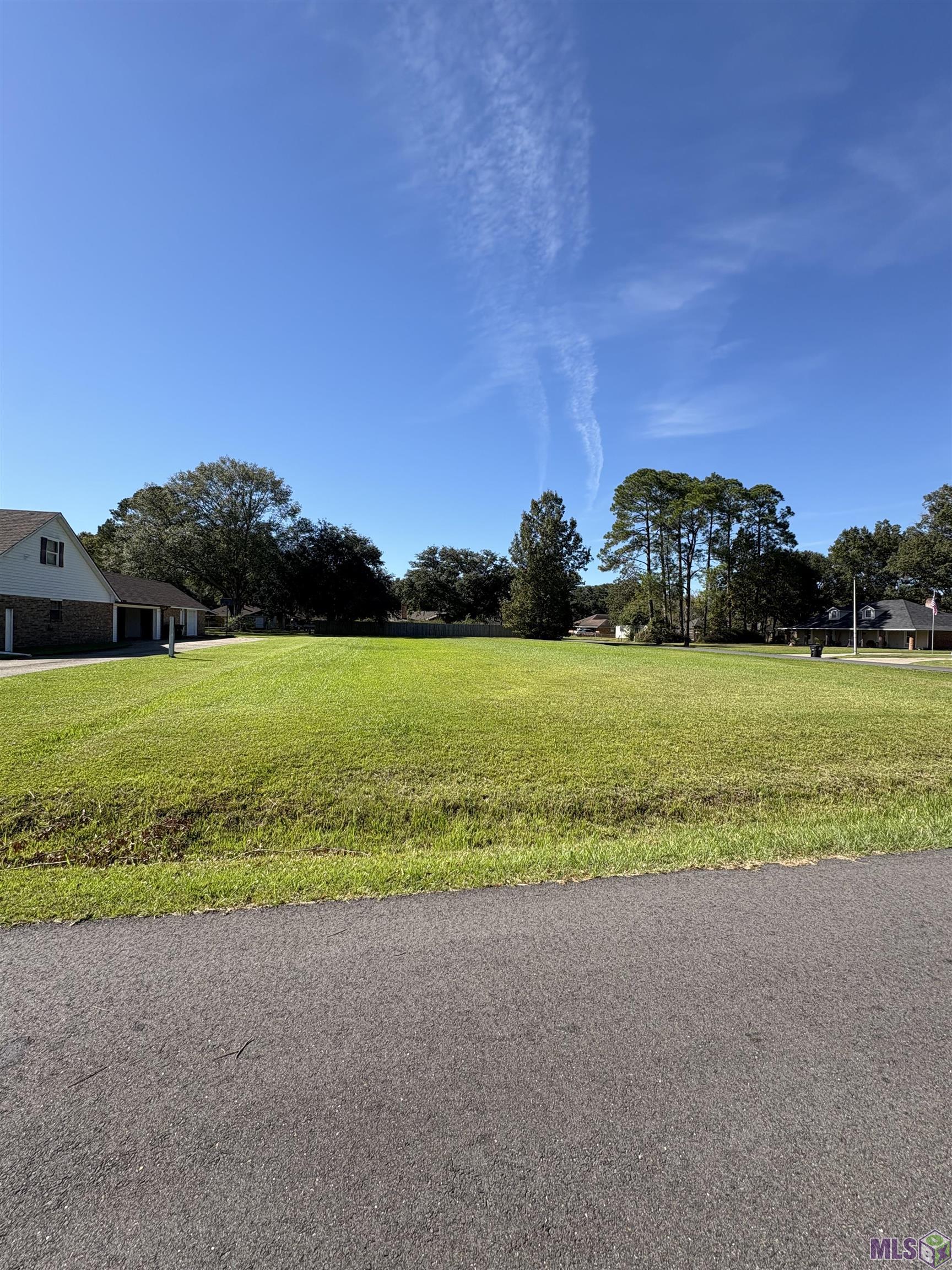 135 Tidecrest Drive Baton Rouge, LA 70811 - Photo 2 of 6