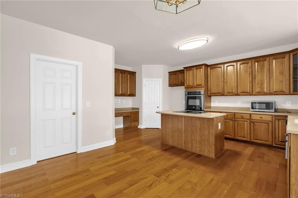 4273 Harbor Ridge Drive Greensboro, NC 27406 - Photo 21 of 42 Kitchen