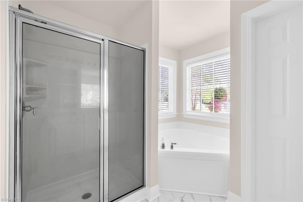 4273 Harbor Ridge Drive Greensboro, NC 27406 - Photo 26 of 42 Primary Bath