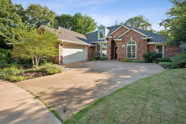 $650,000 | 2701 Hidden Lake Drive, Grapevine, TX 76051