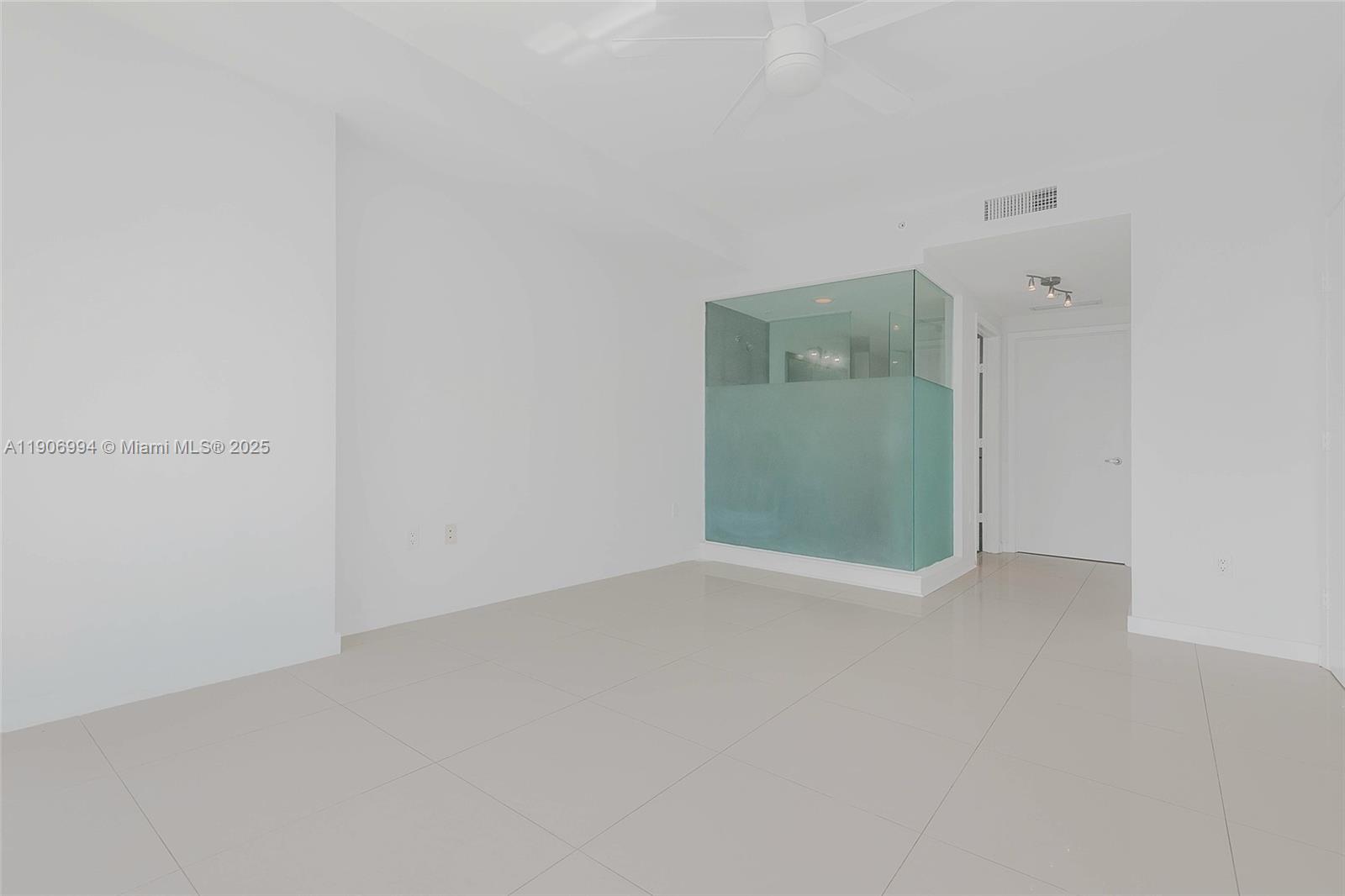 92 Southwest 3rd Street, Unit 3503 Miami, FL 33130 - Photo 21 of 35 a view of an empty room