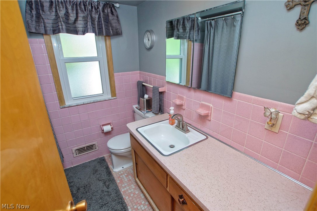 8601 Royal Ridge Drive Parma, OH 44129 - Photo 20 of 33