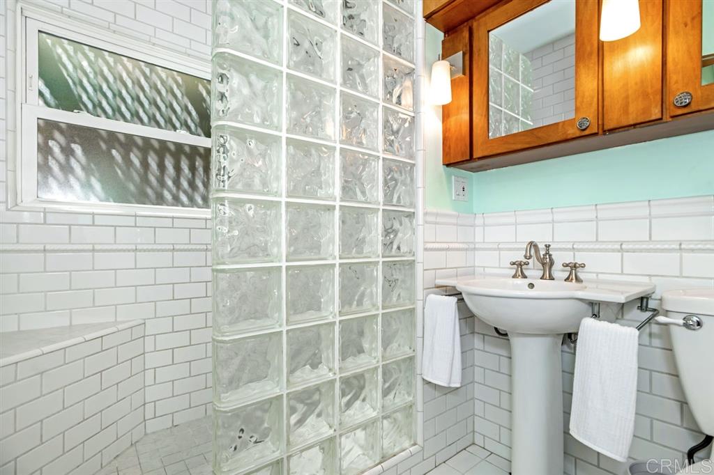 4515 Edgeware Road San Diego, CA 92116 - Photo 11 of 23