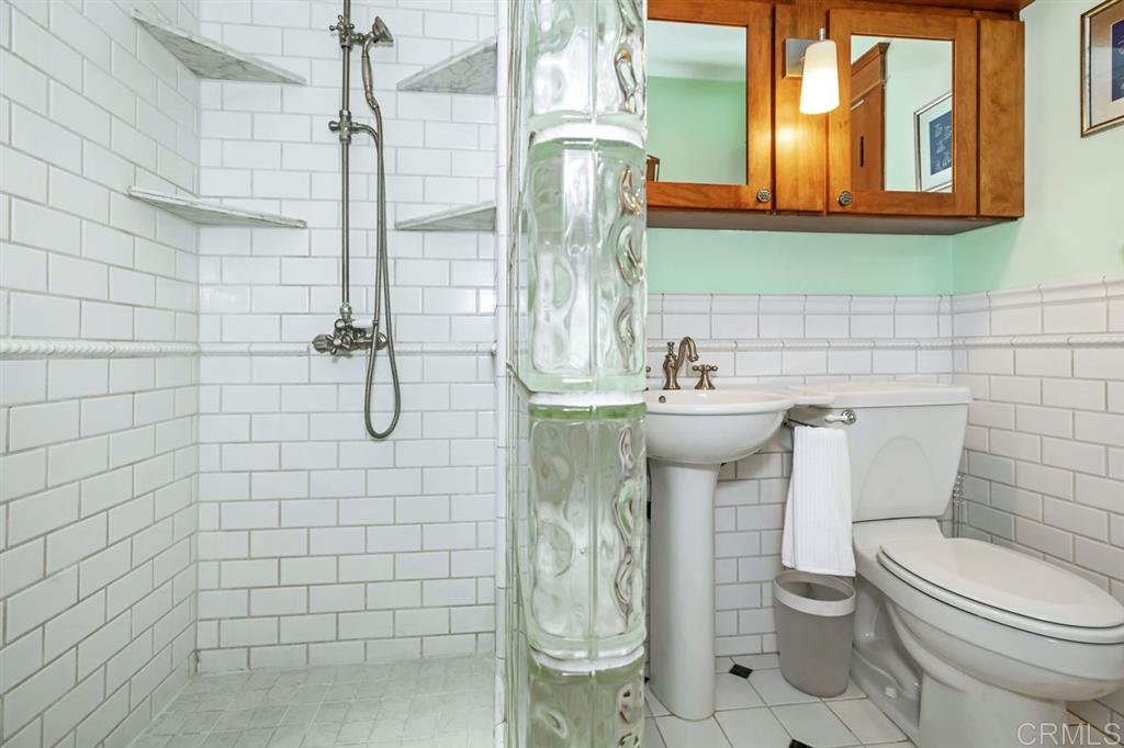 4515 Edgeware Road San Diego, CA 92116 - Photo 12 of 23