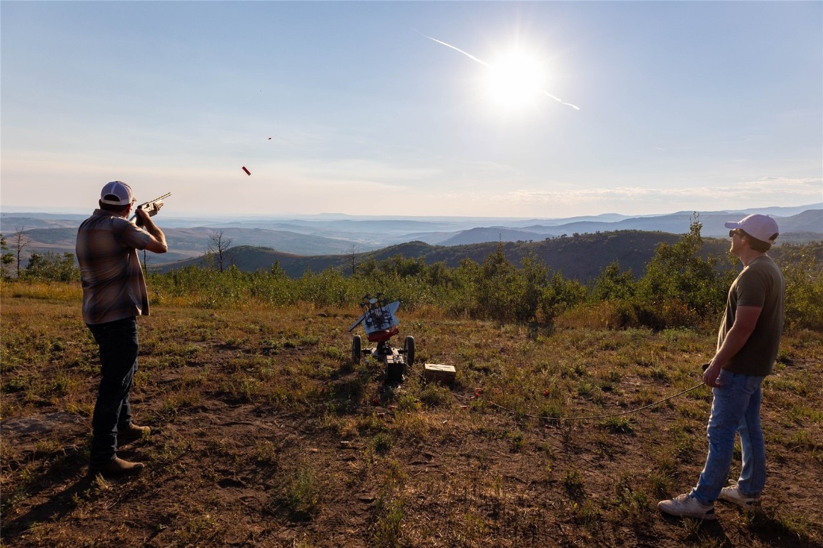 50166 County Road 80 Hayden, CO 81639 - Photo 13 of 50 a view of a sky from a corridor