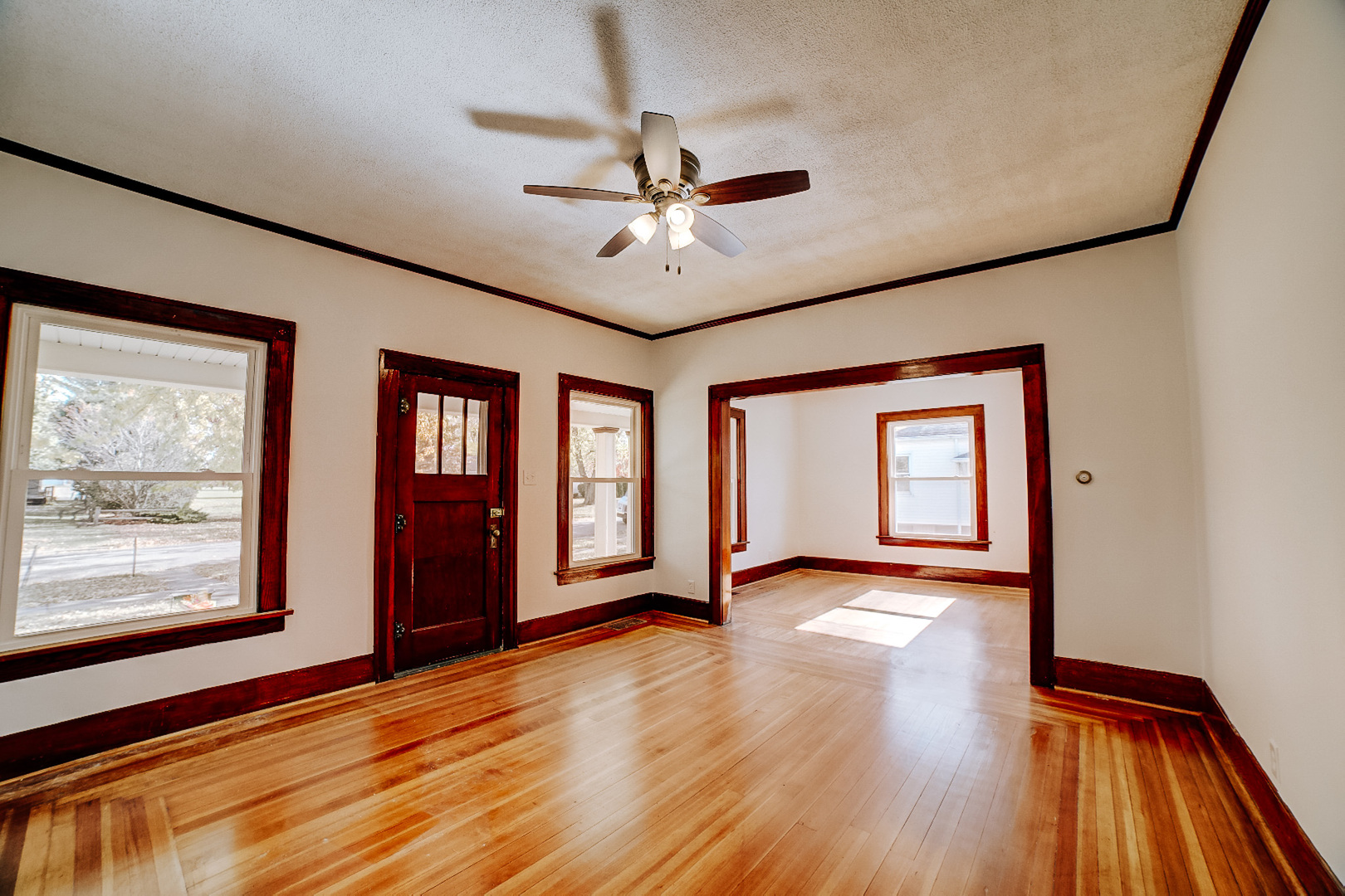 618 South Thomas Street Gilman, IL 60938 - Photo 12 of 38