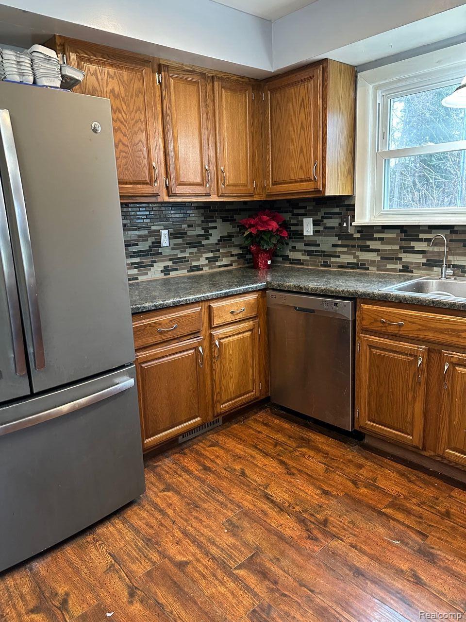 554 Barnes Lake Road Columbiaville, MI 48421 - Photo 7 of 31