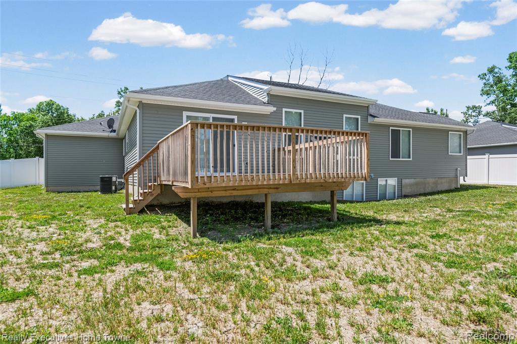 4429 River Road East China, MI 48054 - Photo 6 of 35