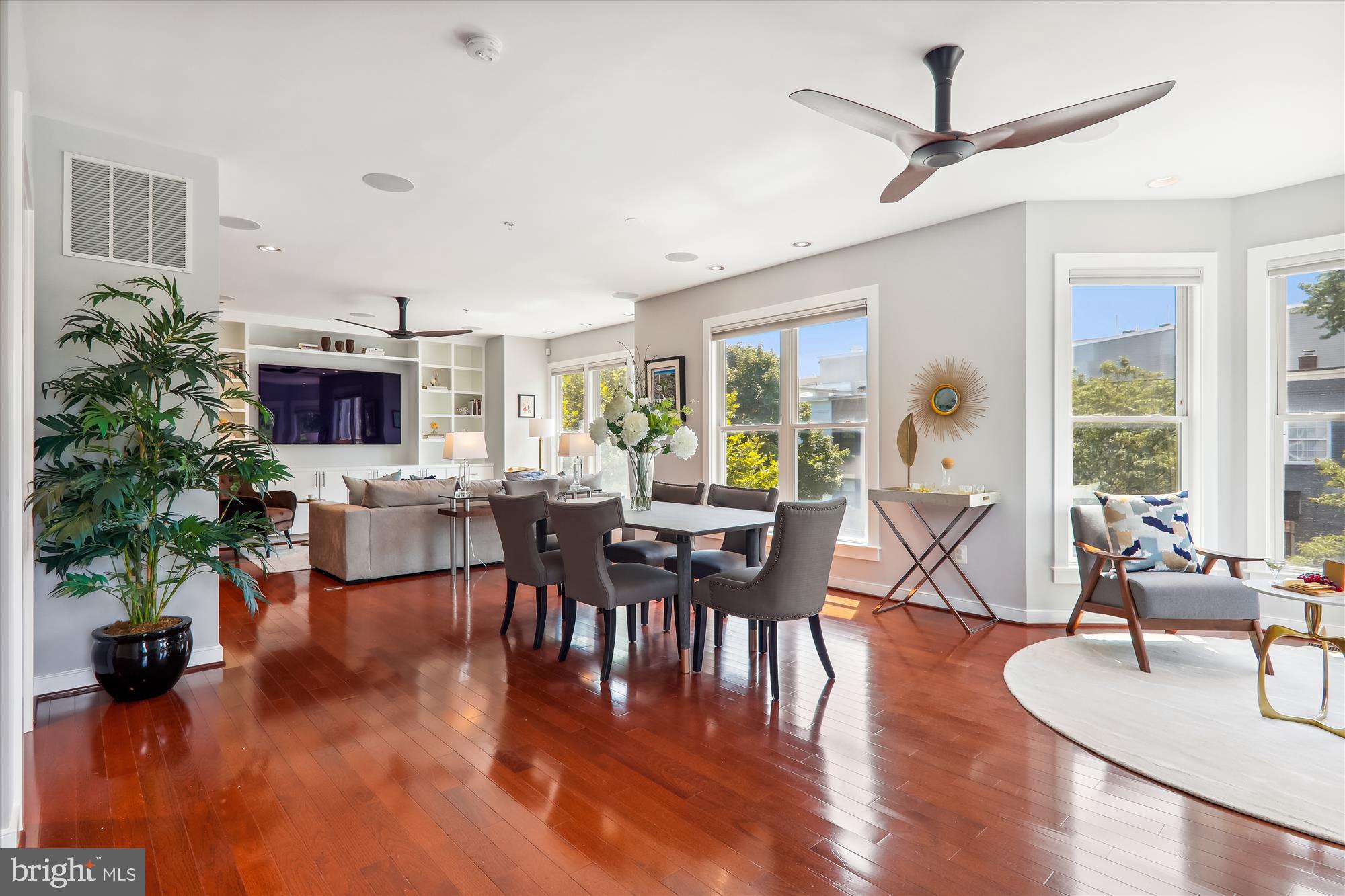 926 3rd Street Southeast Washington, DC 20003 - Photo 11 of 64 Living/ Dining Area