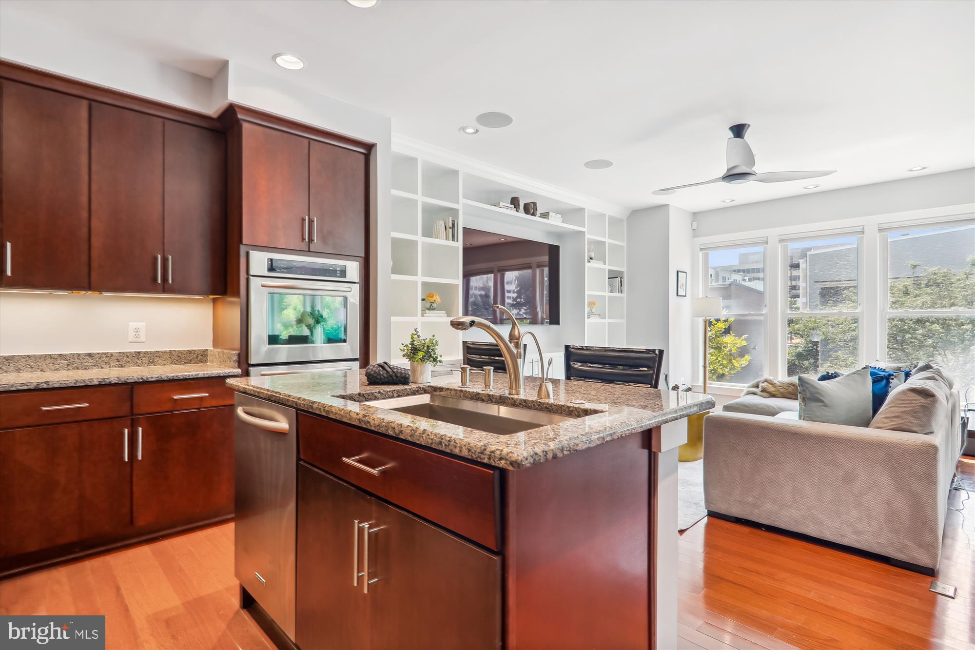 926 3rd Street Southeast Washington, DC 20003 - Photo 19 of 64 Double Wall Oven