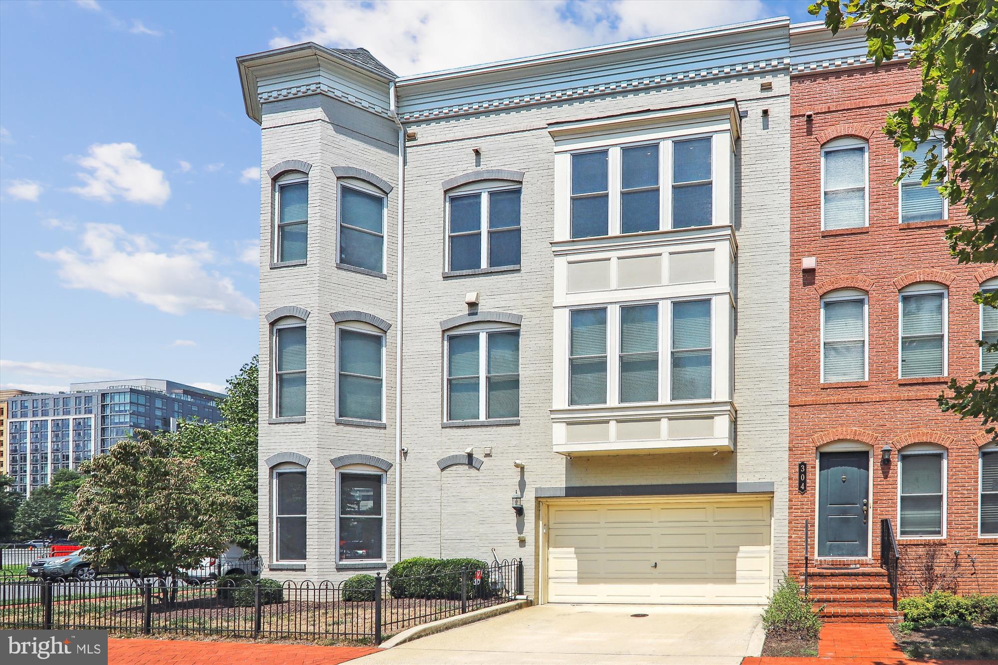 926 3rd Street Southeast Washington, DC 20003 - Photo 52 of 64 K St SE Side