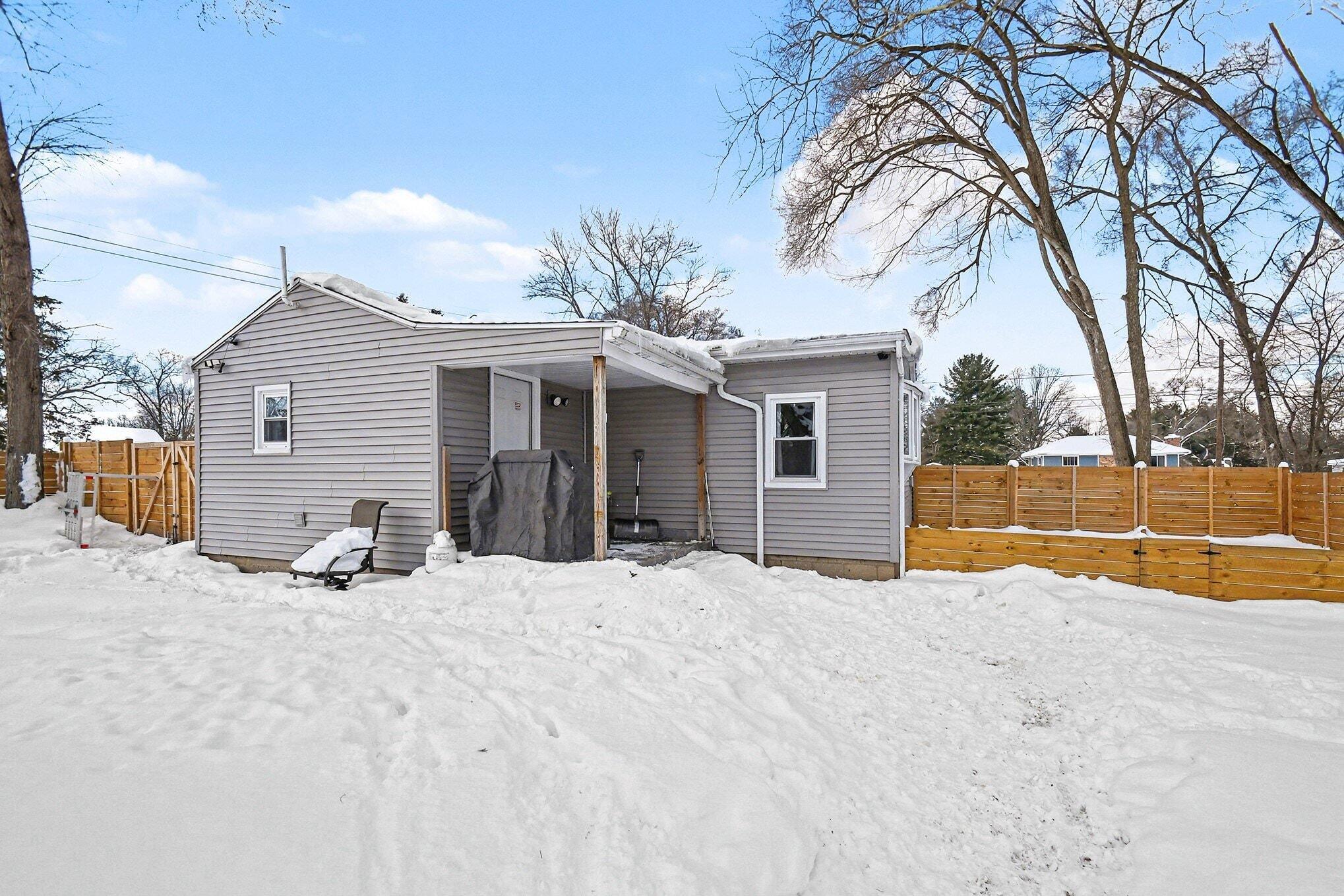 110 Ontario Road Niles, MI 49120 - Photo 14 of 19 Fenced in Backyard