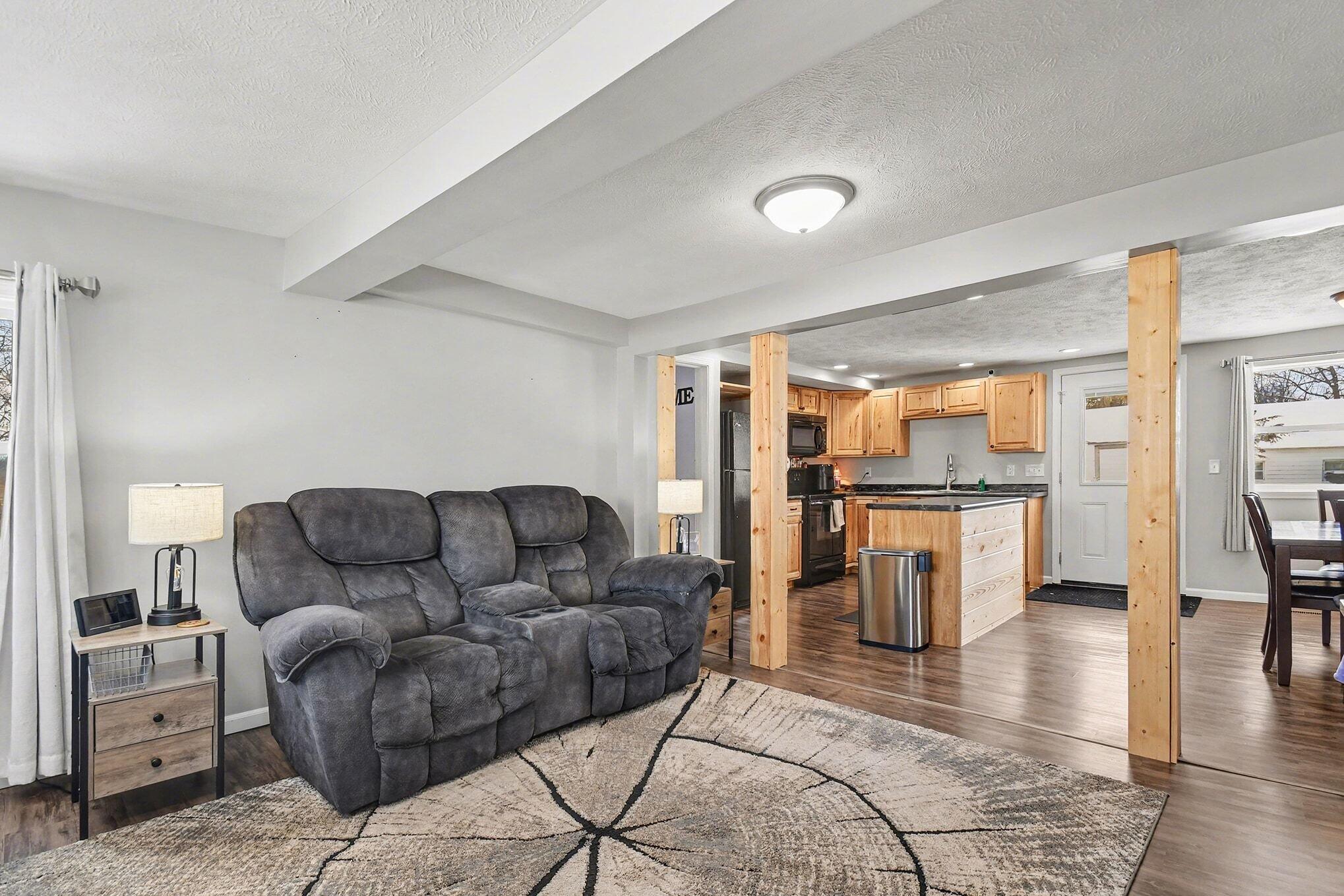 110 Ontario Road Niles, MI 49120 - Photo 5 of 19 Living Room