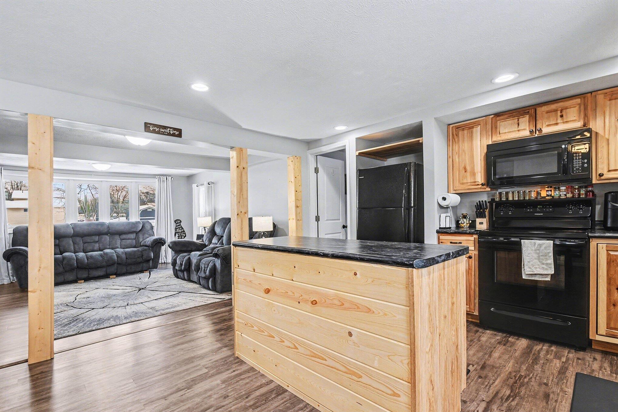 110 Ontario Road Niles, MI 49120 - Photo 6 of 19 Kitchen