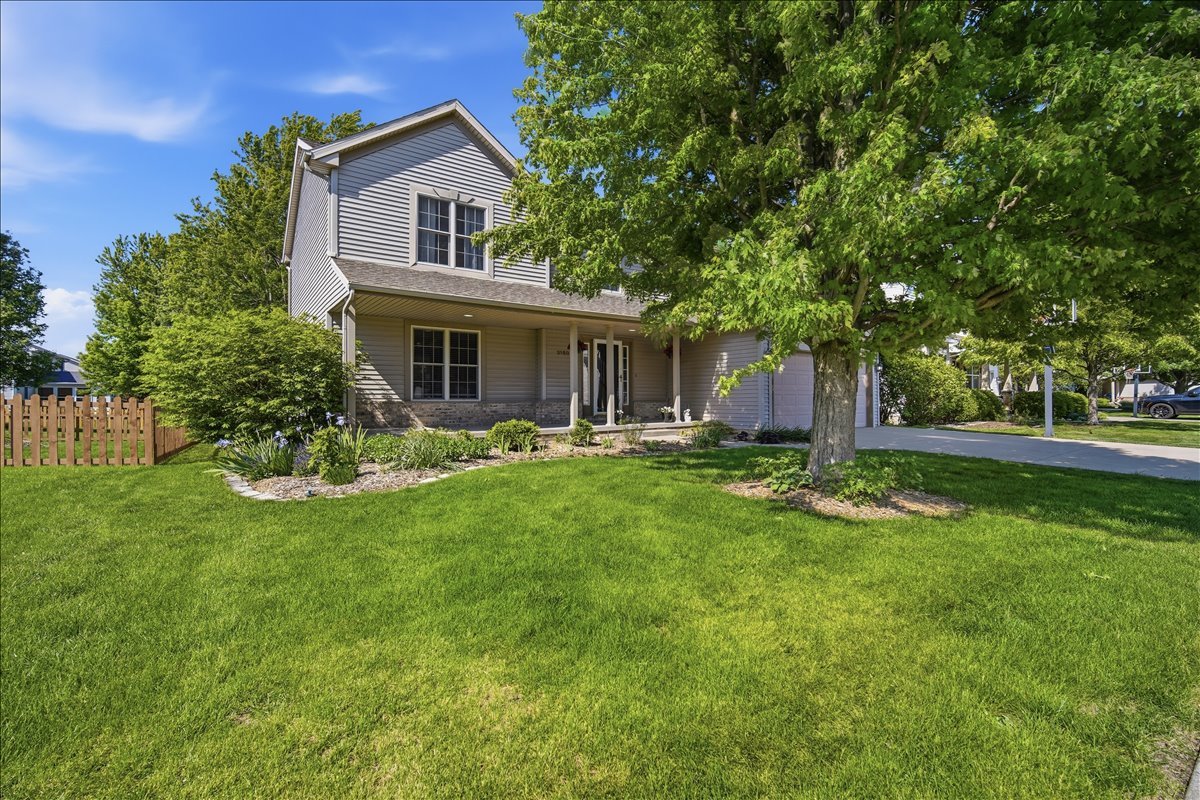 3180 Red Jasper Street Normal, IL 61761 - Photo 2 of 32
