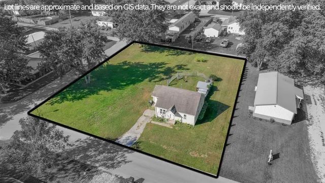 $148,000 | 1011 North Agnew Street, Winamac, IN 46996