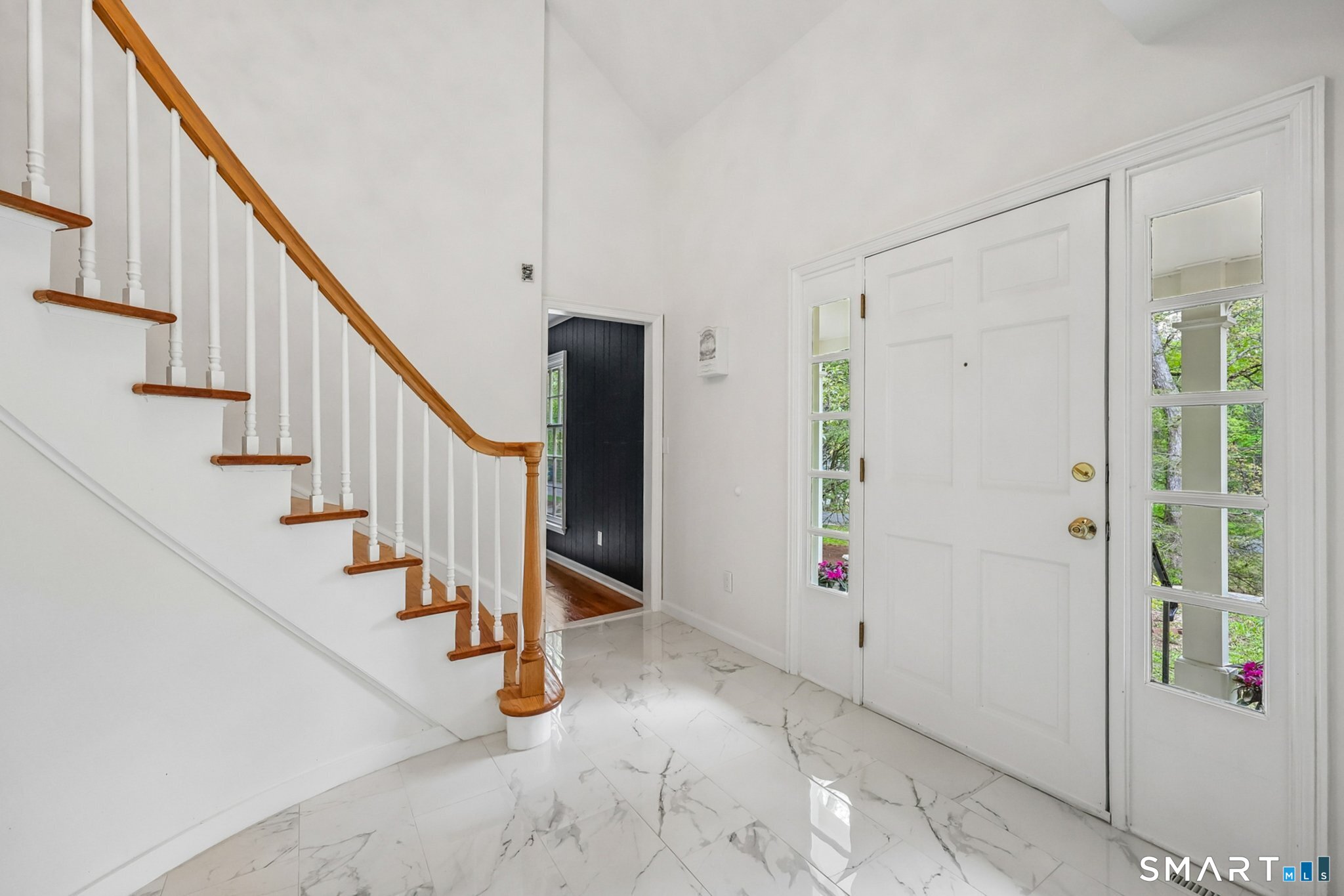 206 Peddlers Road Guilford, CT 06437 - Photo 2 of 29
