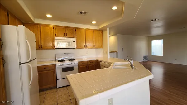 $2,298 | 2728 Renwick Circle, Las Vegas, NV 89117
