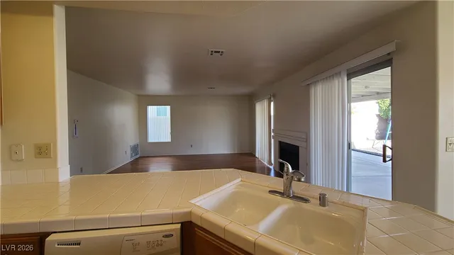 $2,298 | 2728 Renwick Circle, Las Vegas, NV 89117