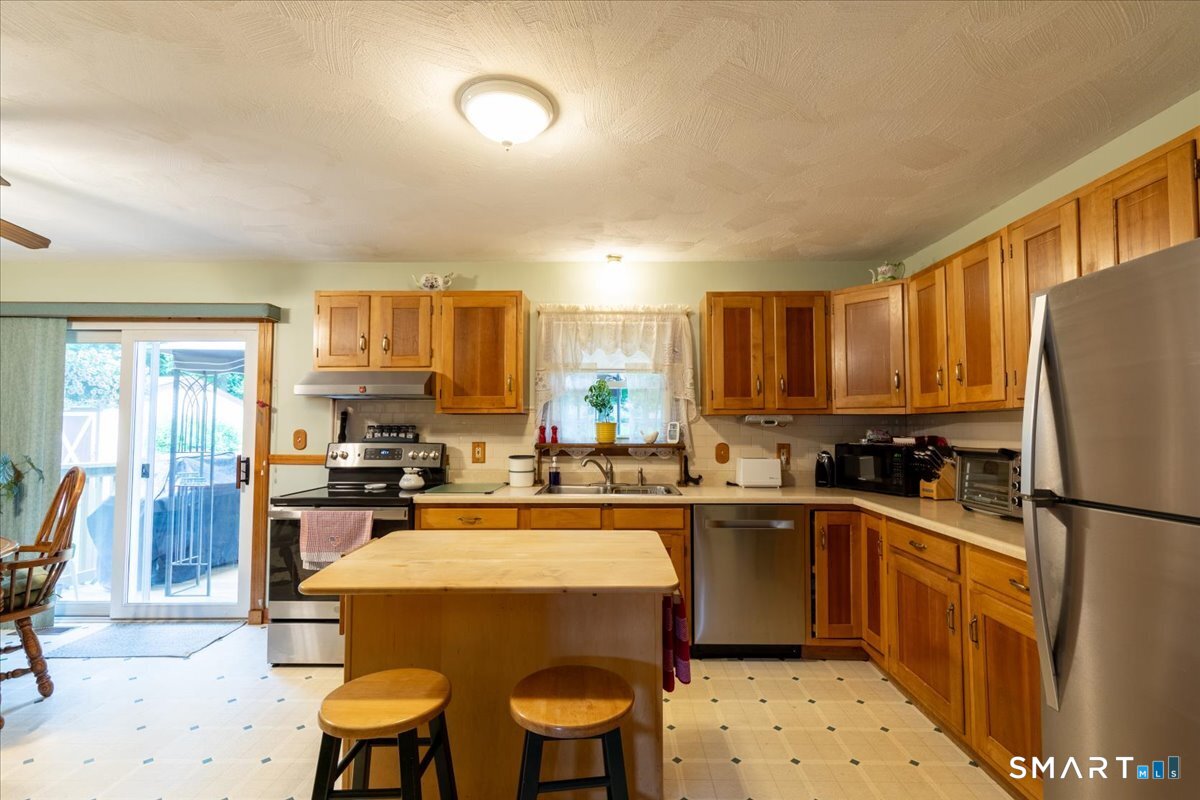 24 Joan Street Killingly, CT 06239 - Photo 6 of 19