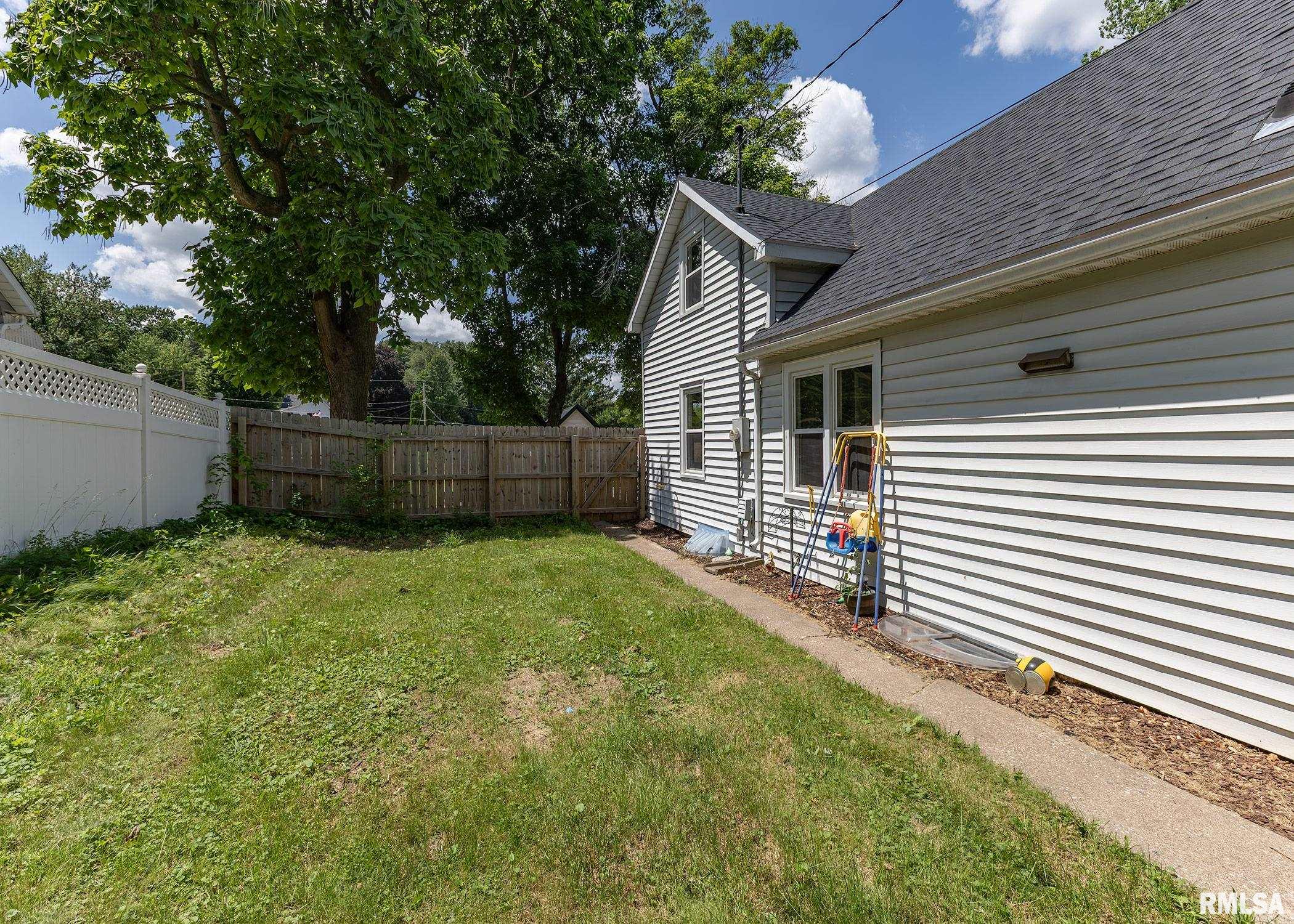 2011 North 6th Street Clinton, IA 52732 - Photo 23 of 27 Gallery Image 23