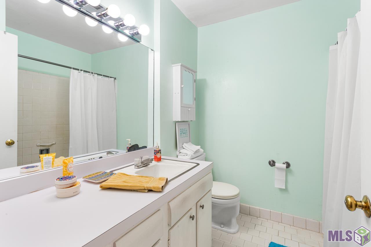 2800 July Street, Unit 41 Baton Rouge, LA 70808 - Photo 7 of 10 Bathroom