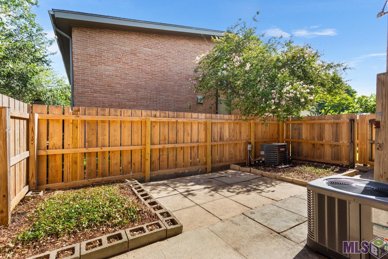 2800 July Street, Unit 41 Baton Rouge, LA 70808 - Photo 9 of 10 Private Patio/rear yard