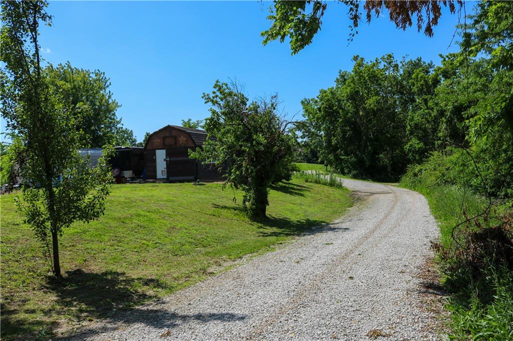 10259 Perry Road Orrick, MO 64077 - Photo 14 of 48