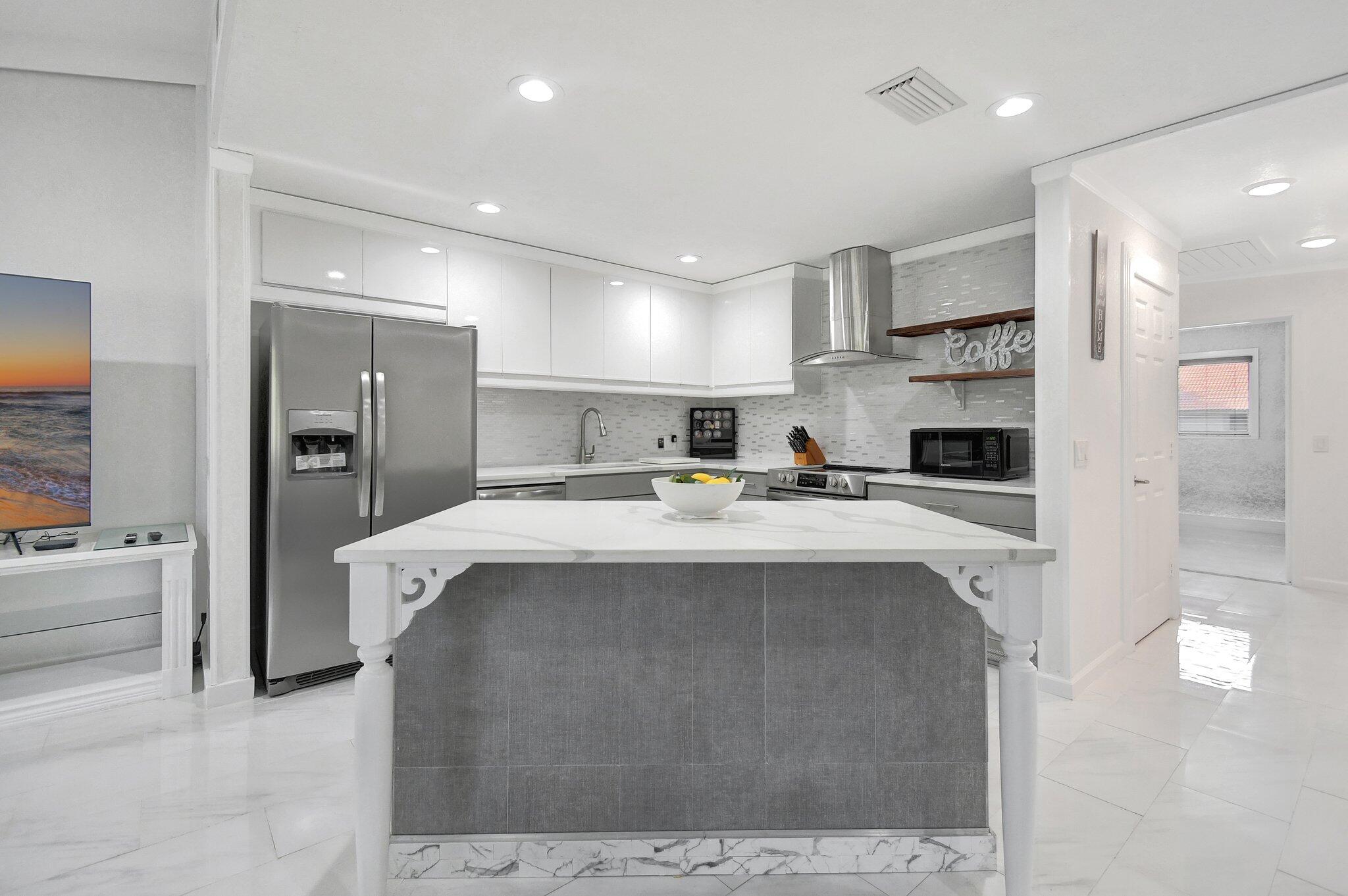 5700 Coach House Circle, Unit G Boca Raton, FL 33486 - Photo 11 of 40 11-web-or-mls-DSC_0096