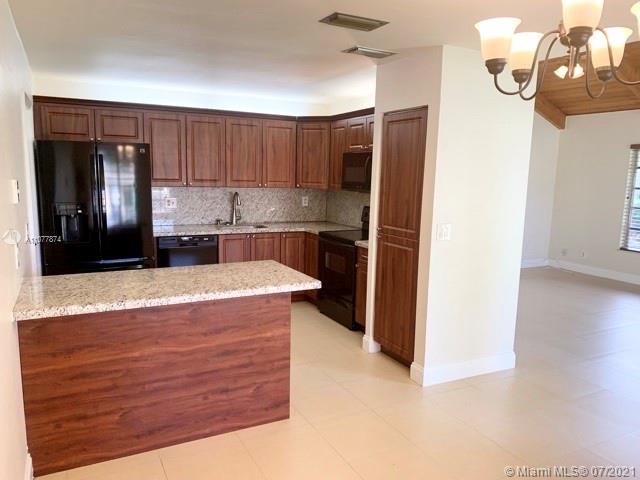 3625 East Forge Road, Unit 29 Davie, FL 33328 - Photo 3 of 15 Gallery Image 3