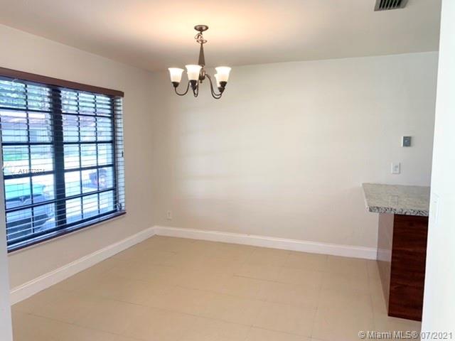 3625 East Forge Road, Unit 29 Davie, FL 33328 - Photo 5 of 15 Gallery Image 5