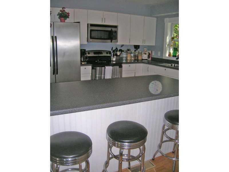 64 Hillside Road Orono, ME 04473 - Photo 8 of 32 Kitchen.