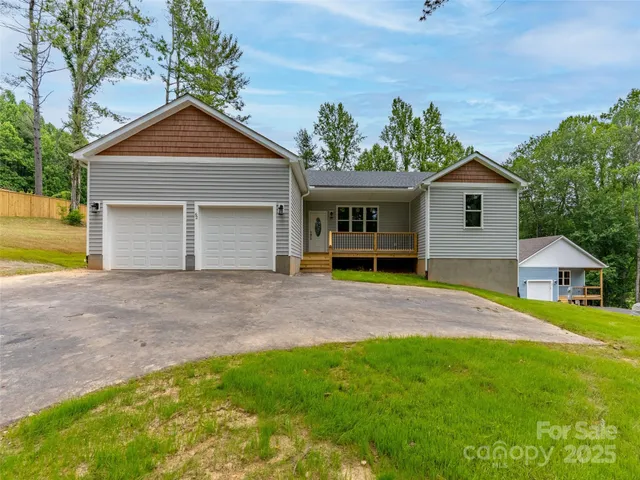 $465,000 | 62 Smokey Quartz Lane, Flat Rock, NC 28731