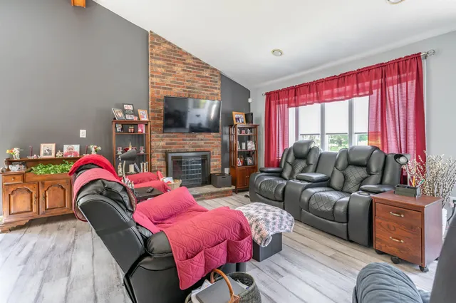 $549,000 | 155 Robinson Road, Hudson, NH 03051