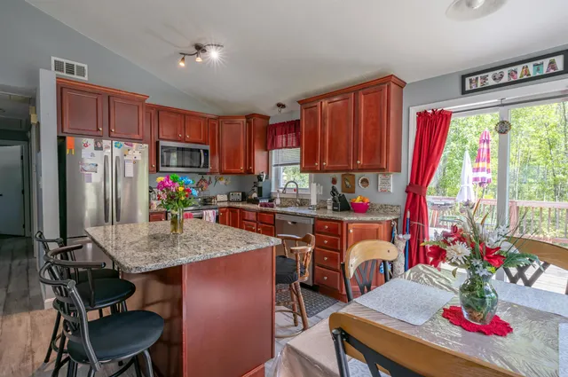 $549,000 | 155 Robinson Road, Hudson, NH 03051