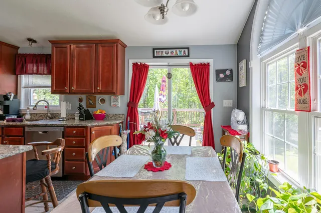 $549,000 | 155 Robinson Road, Hudson, NH 03051