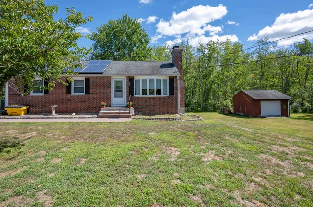 $549,000 | 155 Robinson Road, Hudson, NH 03051