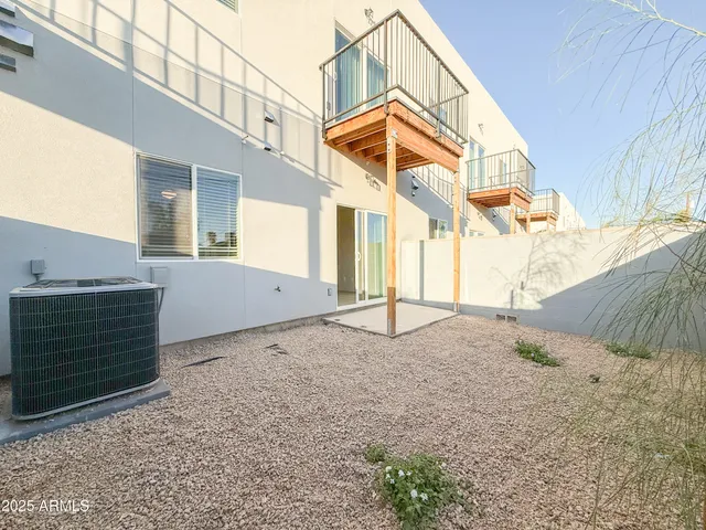 $1,195 | 2121 West Adams Street, Unit A103, Phoenix, AZ 85009