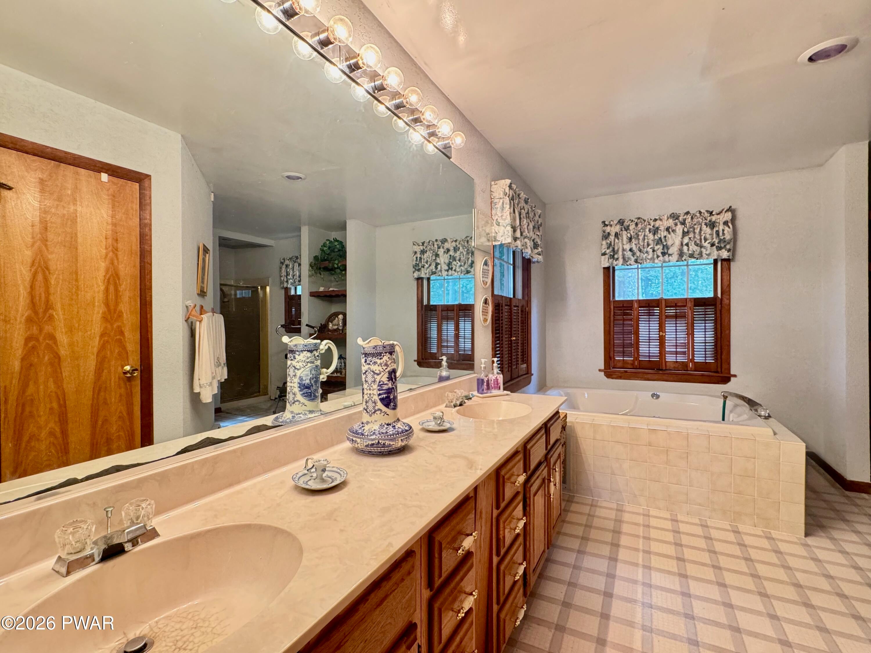 880 Long Ridge Road Hawley, PA 18428 - Photo 22 of 54 Gallery Image 22