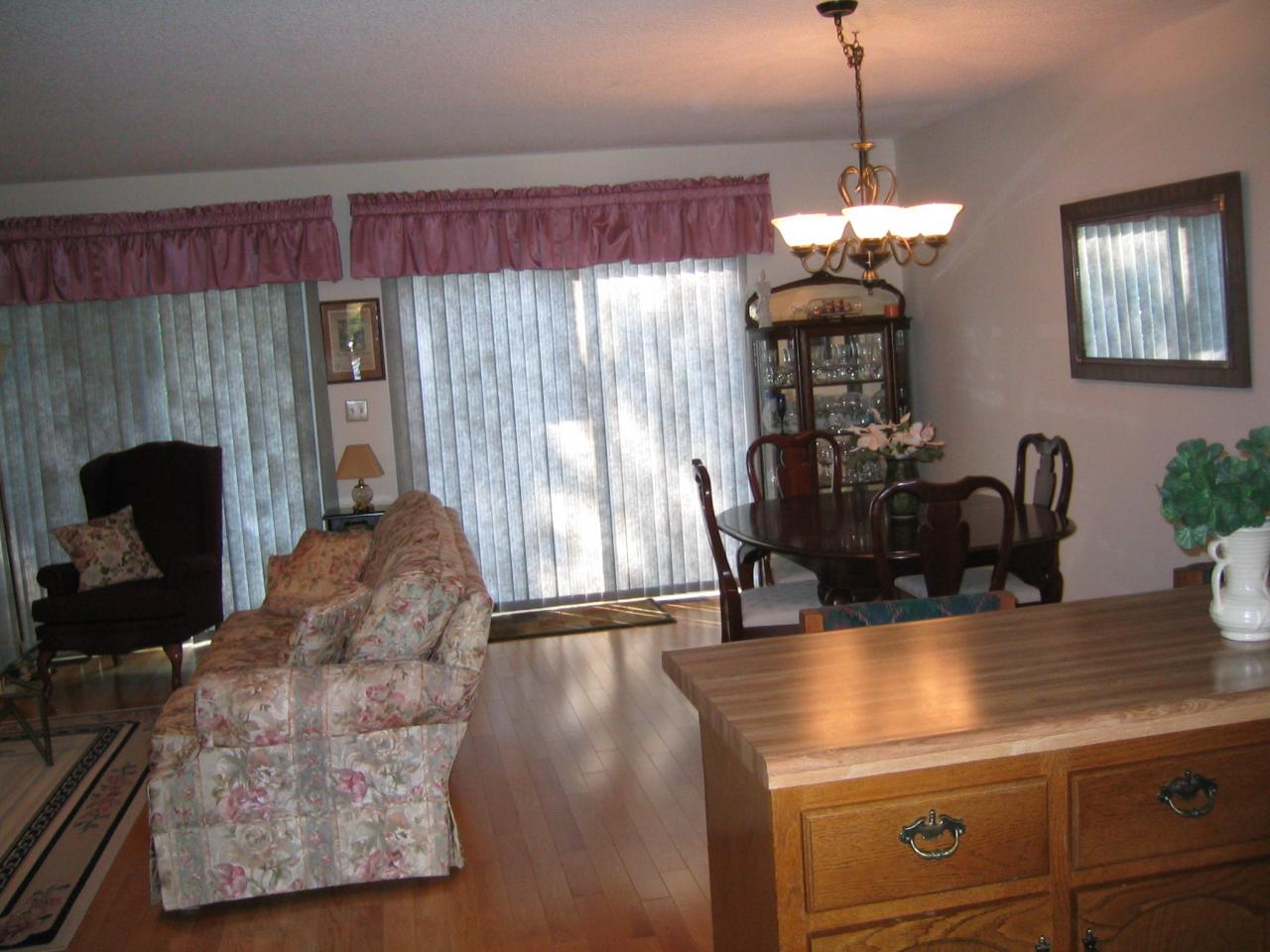 213 Saunders Point Road, Unit 12 Huddleston, VA 24104 - Photo 4 of 10 Dining Area